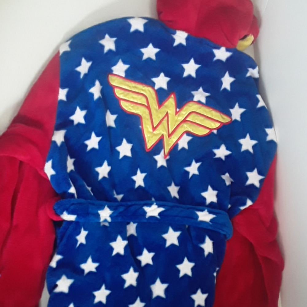 Red Robe, Blue White Stars - Picture 5 of 6